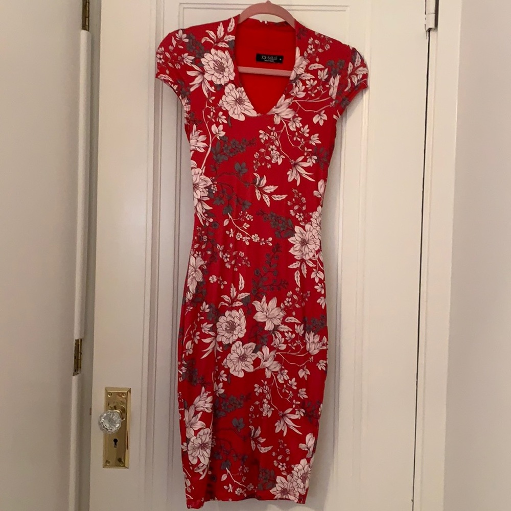 Red floral tight dress